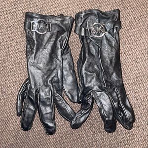 BLACK LEATHER MICHAEL KORS GLOVES